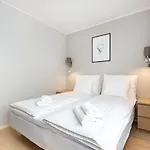 瑞尔多尔汽车旅馆 *